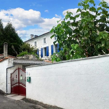 Maison Confortable Au Coeur De Fleurac Avec Grand Jardin Exteriör bild